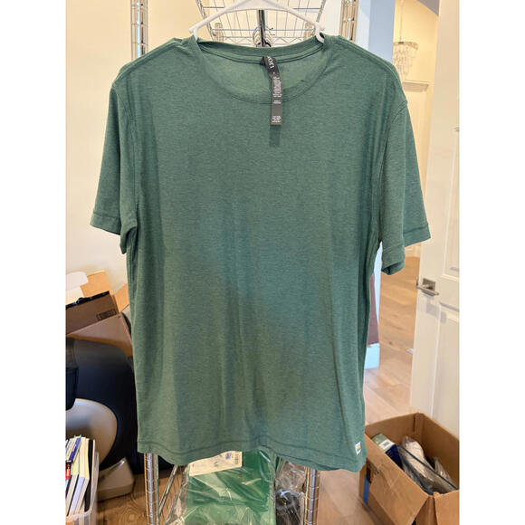 Vuori T-shirt, size S in green - Picture 1 of 3